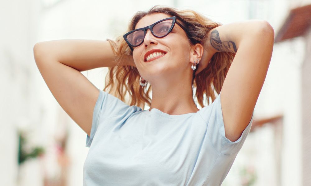 Women wear short-sleeved tops